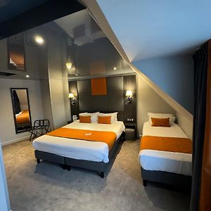 Junior Queen Suite